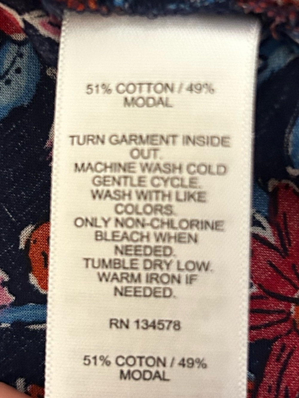 Vineyard Vines Floral Blouse Navy Pink Red Lightweight Top Size Small - Picture 6 of 9